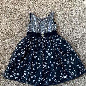 Girls holiday dress